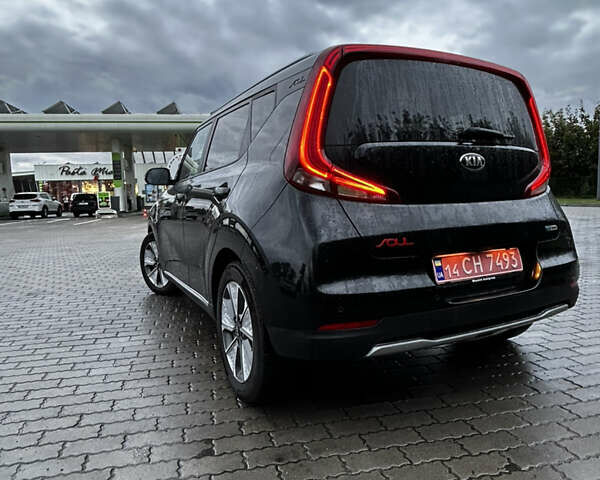 Чорний Кіа Soul EV, об'ємом двигуна 0 л та пробігом 123 тис. км за 18900 $, фото 11 на Automoto.ua