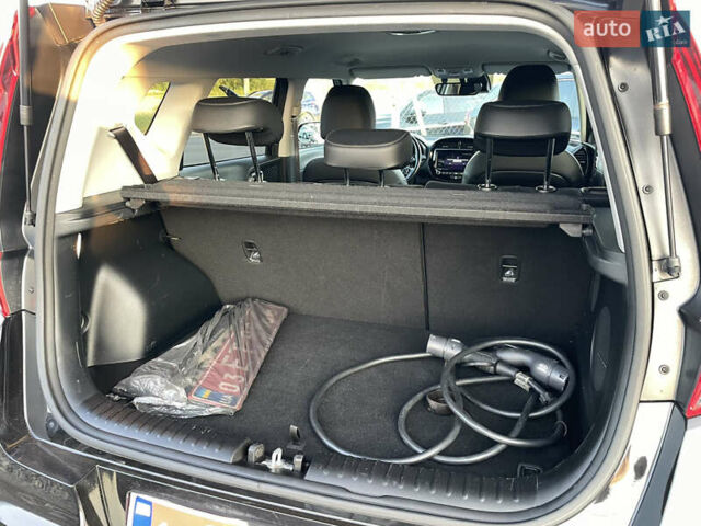 Черный Киа Soul EV, объемом двигателя 0 л и пробегом 122 тыс. км за 18000 $, фото 32 на Automoto.ua