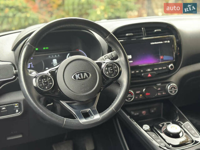 Кіа Soul EV 2020 у Дрогобичі на Automoto.ua Чорний Кіа Soul EV, об'ємом двигуна 0 л та пробігом 99 тис. км за 19200 $, фото 28 на Automoto.ua