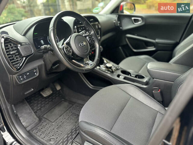 Кіа Soul EV 2020 у Дрогобичі на Automoto.ua Чорний Кіа Soul EV, об'ємом двигуна 0 л та пробігом 99 тис. км за 19200 $, фото 33 на Automoto.ua