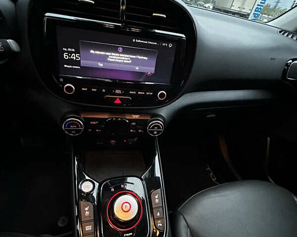 Чорний Кіа Soul EV, об'ємом двигуна 0 л та пробігом 123 тис. км за 18900 $, фото 39 на Automoto.ua