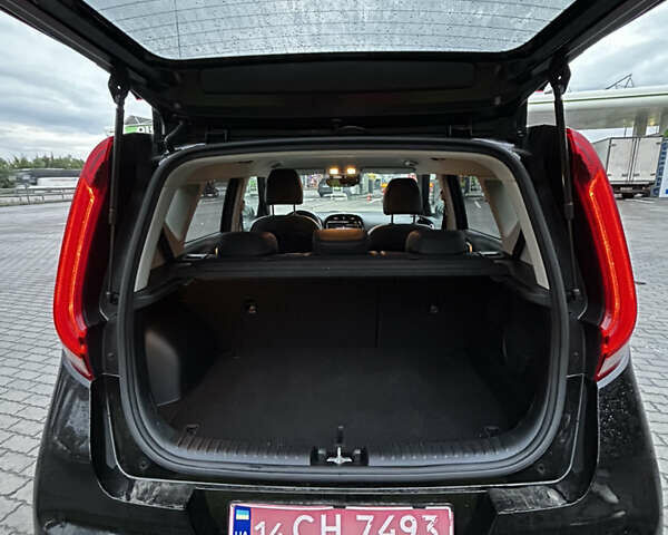 Чорний Кіа Soul EV, об'ємом двигуна 0 л та пробігом 123 тис. км за 18900 $, фото 30 на Automoto.ua