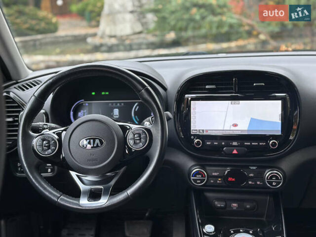 Кіа Soul EV 2020 у Дрогобичі на Automoto.ua Чорний Кіа Soul EV, об'ємом двигуна 0 л та пробігом 99 тис. км за 19200 $, фото 27 на Automoto.ua