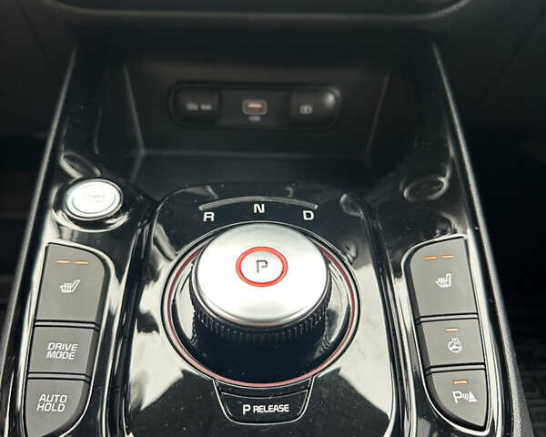 Кіа Soul EV 2020 у Дрогобичі на Automoto.ua Чорний Кіа Soul EV, об'ємом двигуна 0 л та пробігом 99 тис. км за 19200 $, фото 50 на Automoto.ua