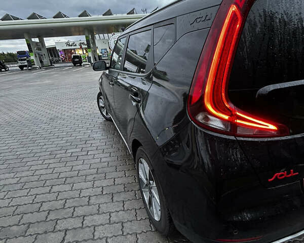 Чорний Кіа Soul EV, об'ємом двигуна 0 л та пробігом 123 тис. км за 18900 $, фото 33 на Automoto.ua