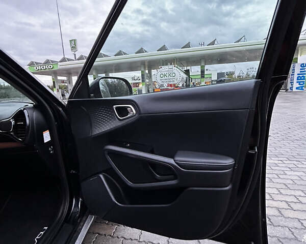 Чорний Кіа Soul EV, об'ємом двигуна 0 л та пробігом 123 тис. км за 18900 $, фото 22 на Automoto.ua