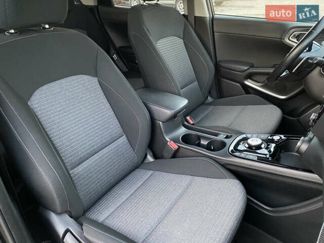 Чорний Кіа Soul EV, об'ємом двигуна 0 л та пробігом 67 тис. км за 18399 $, фото 37 на Automoto.ua