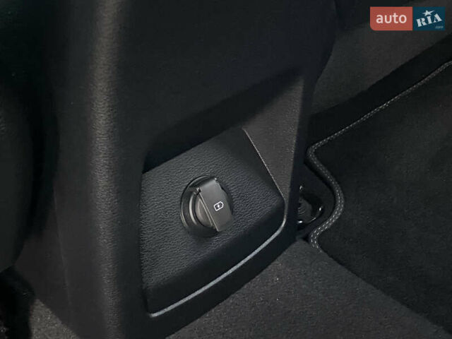 Чорний Кіа Soul EV, об'ємом двигуна 0 л та пробігом 67 тис. км за 18399 $, фото 45 на Automoto.ua