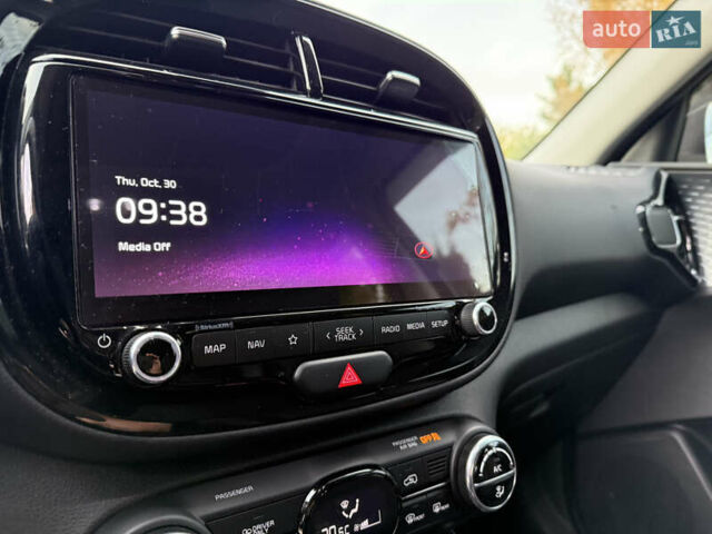 Чорний Кіа Soul EV, об'ємом двигуна 0 л та пробігом 35 тис. км за 20900 $, фото 30 на Automoto.ua