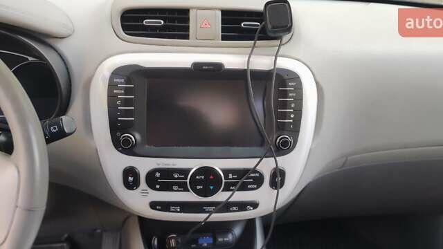 Коричневий Кіа Soul EV, об'ємом двигуна 0 л та пробігом 127 тис. км за 7000 $, фото 8 на Automoto.ua