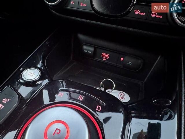 Красный Киа Soul EV, объемом двигателя 0 л и пробегом 129 тыс. км за 16750 $, фото 77 на Automoto.ua