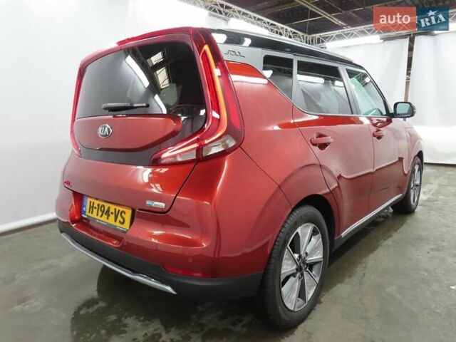 Красный Киа Soul EV, объемом двигателя 0 л и пробегом 129 тыс. км за 16750 $, фото 118 на Automoto.ua