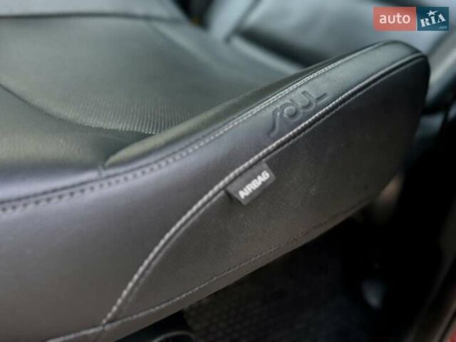 Красный Киа Soul EV, объемом двигателя 0 л и пробегом 129 тыс. км за 16750 $, фото 88 на Automoto.ua