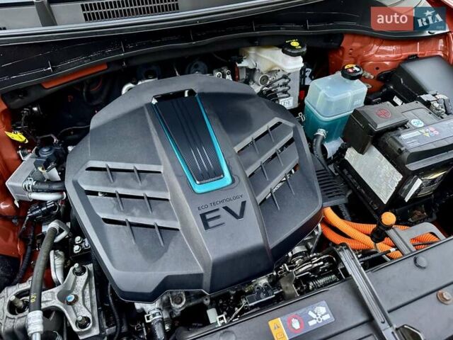 Красный Киа Soul EV, объемом двигателя 0 л и пробегом 129 тыс. км за 16750 $, фото 102 на Automoto.ua
