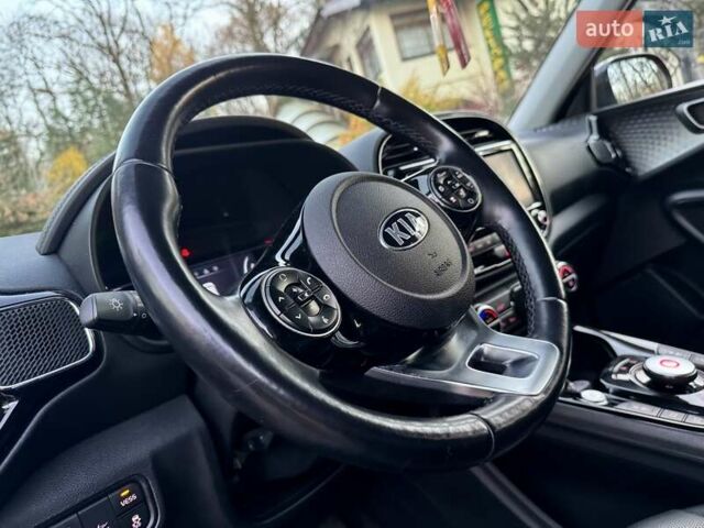 Красный Киа Soul EV, объемом двигателя 0 л и пробегом 129 тыс. км за 16750 $, фото 58 на Automoto.ua