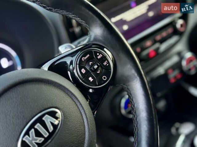 Красный Киа Soul EV, объемом двигателя 0 л и пробегом 129 тыс. км за 16750 $, фото 60 на Automoto.ua