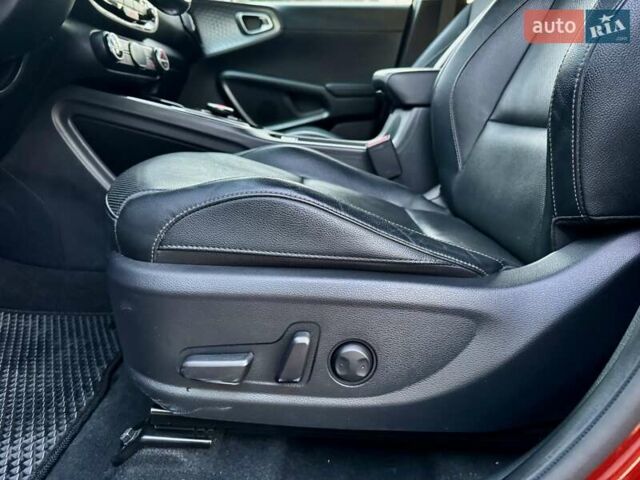 Красный Киа Soul EV, объемом двигателя 0 л и пробегом 129 тыс. км за 16750 $, фото 55 на Automoto.ua