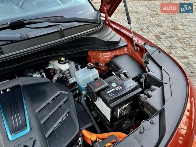 Красный Киа Soul EV, объемом двигателя 0 л и пробегом 129 тыс. км за 16750 $, фото 101 на Automoto.ua