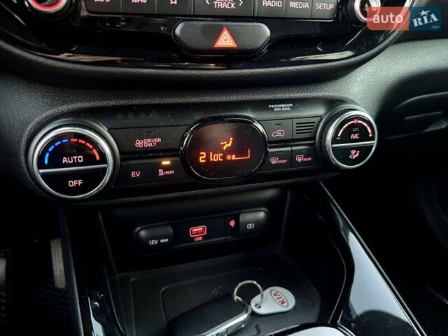 Красный Киа Soul EV, объемом двигателя 0 л и пробегом 129 тыс. км за 16750 $, фото 72 на Automoto.ua