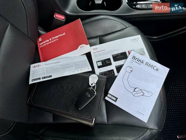 Красный Киа Soul EV, объемом двигателя 0 л и пробегом 129 тыс. км за 16750 $, фото 113 на Automoto.ua