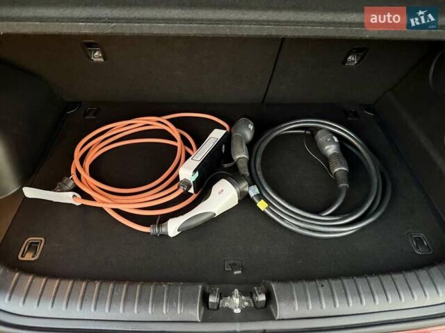 Красный Киа Soul EV, объемом двигателя 0 л и пробегом 129 тыс. км за 16750 $, фото 108 на Automoto.ua