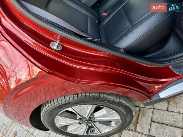 Красный Киа Soul EV, объемом двигателя 0 л и пробегом 129 тыс. км за 16750 $, фото 91 на Automoto.ua