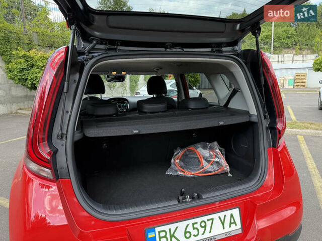 Киа Soul EV 2020 в Ровно на Automoto.ua Красный Киа Soul EV, объемом двигателя 0 л и пробегом 23 тыс. км за 19999 $, фото 71 на Automoto.ua