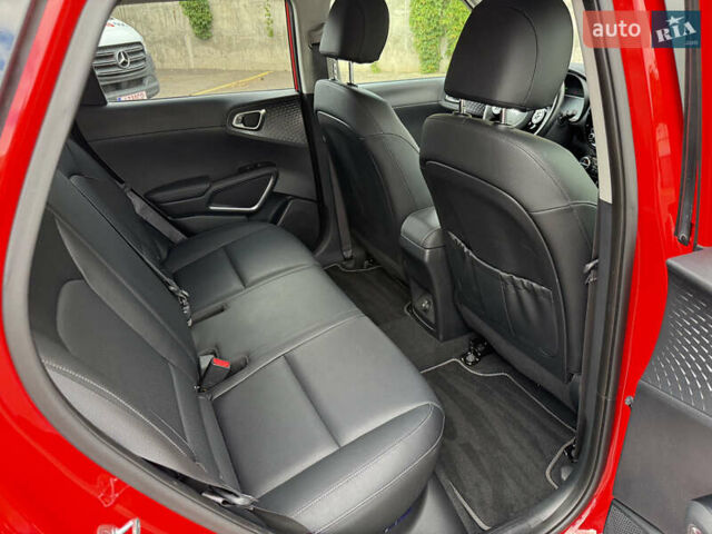 Киа Soul EV 2020 в Ровно на Automoto.ua Красный Киа Soul EV, объемом двигателя 0 л и пробегом 23 тыс. км за 19999 $, фото 80 на Automoto.ua