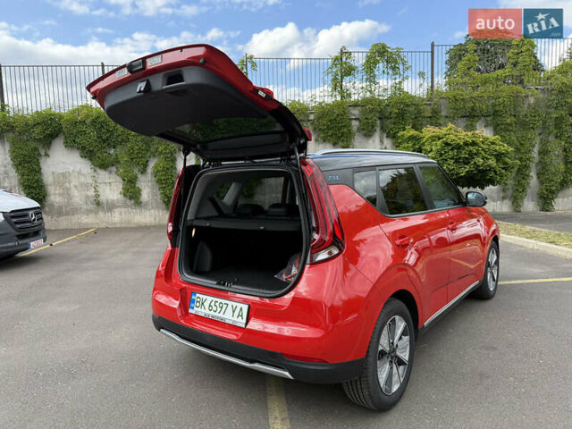 Киа Soul EV 2020 в Ровно на Automoto.ua Красный Киа Soul EV, объемом двигателя 0 л и пробегом 23 тыс. км за 19999 $, фото 73 на Automoto.ua