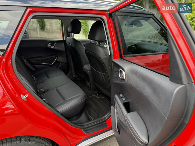 Киа Soul EV 2020 в Ровно на Automoto.ua Красный Киа Soul EV, объемом двигателя 0 л и пробегом 23 тыс. км за 19999 $, фото 76 на Automoto.ua