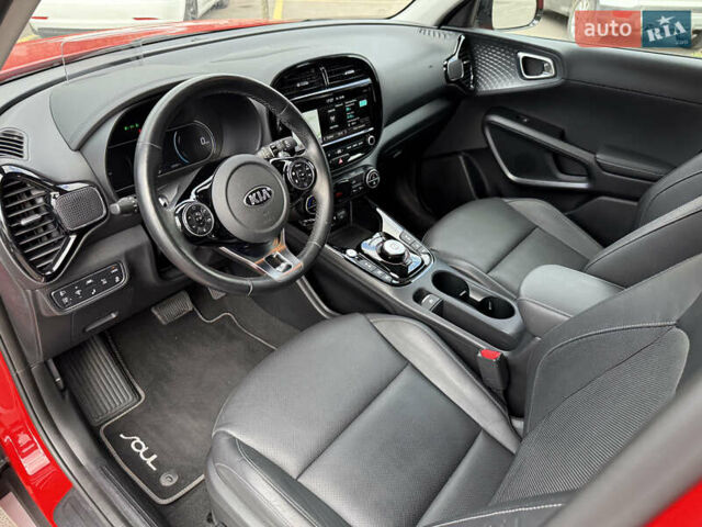 Киа Soul EV 2020 в Ровно на Automoto.ua Красный Киа Soul EV, объемом двигателя 0 л и пробегом 23 тыс. км за 19999 $, фото 40 на Automoto.ua