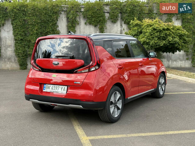 Киа Soul EV 2020 в Ровно на Automoto.ua Красный Киа Soul EV, объемом двигателя 0 л и пробегом 23 тыс. км за 19999 $, фото 25 на Automoto.ua