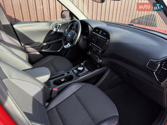 Красный Киа Soul EV, объемом двигателя 0 л и пробегом 120 тыс. км за 17500 $, фото 24 на Automoto.ua