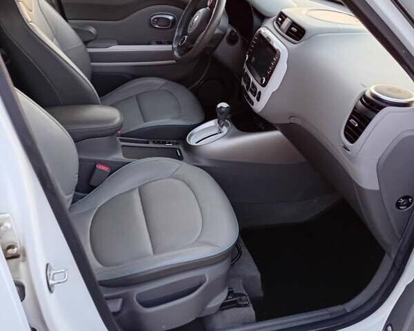 Киа Soul EV, объемом двигателя 0 л и пробегом 156 тыс. км за 4700 $, фото 7 на Automoto.ua
