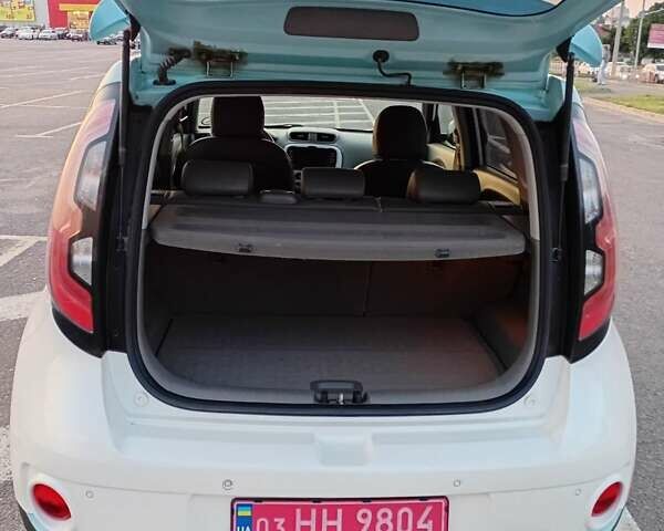 Киа Soul EV, объемом двигателя 0 л и пробегом 156 тыс. км за 4700 $, фото 5 на Automoto.ua