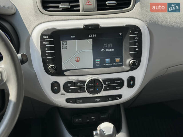 Киа Soul EV, объемом двигателя 0 л и пробегом 152 тыс. км за 6500 $, фото 39 на Automoto.ua