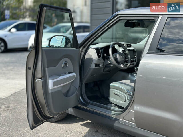 Киа Soul EV, объемом двигателя 0 л и пробегом 152 тыс. км за 6500 $, фото 21 на Automoto.ua