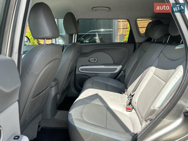 Киа Soul EV, объемом двигателя 0 л и пробегом 152 тыс. км за 6500 $, фото 46 на Automoto.ua