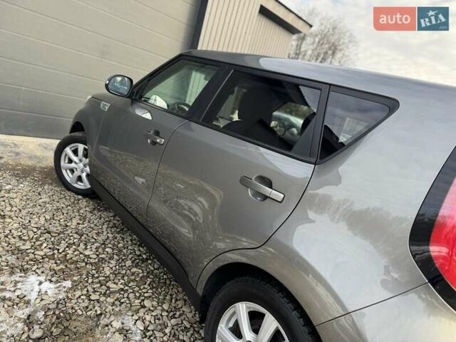 Киа Soul EV, объемом двигателя 0 л и пробегом 90 тыс. км за 6599 $, фото 24 на Automoto.ua
