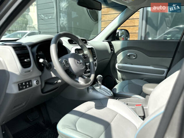 Киа Soul EV, объемом двигателя 0 л и пробегом 152 тыс. км за 6500 $, фото 27 на Automoto.ua
