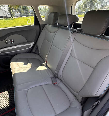 Кіа Soul EV, об'ємом двигуна 0 л та пробігом 94 тис. км за 8500 $, фото 7 на Automoto.ua