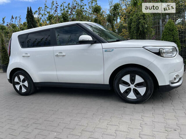 Кіа Soul EV, об'ємом двигуна 0 л та пробігом 100 тис. км за 7999 $, фото 4 на Automoto.ua