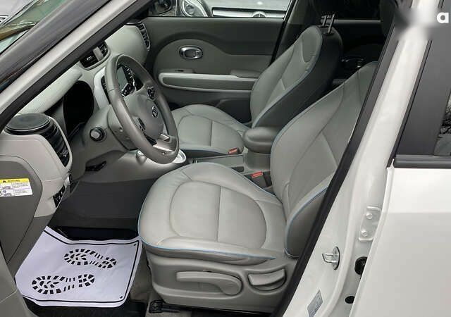 Киа Soul EV, объемом двигателя 0 л и пробегом 116 тыс. км за 7800 $, фото 28 на Automoto.ua