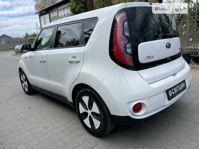 Кіа Soul EV, об'ємом двигуна 0 л та пробігом 100 тис. км за 7999 $, фото 8 на Automoto.ua