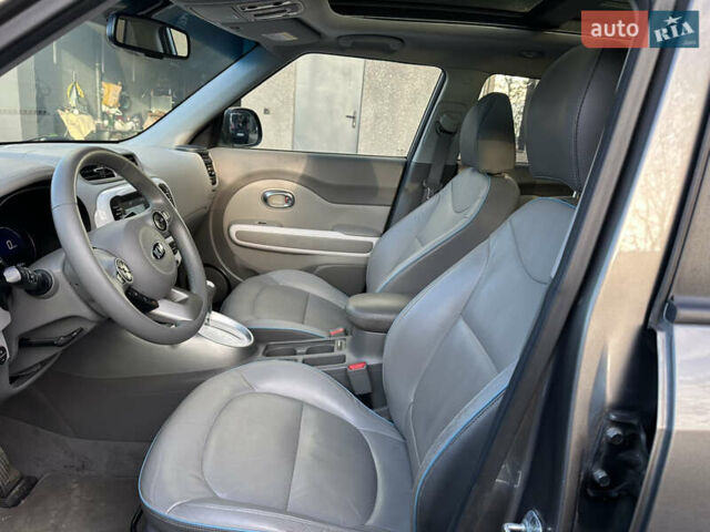 Киа Soul EV 2017 в Тернополе на Automoto.ua Киа Soul EV, объемом двигателя 0 л и пробегом 139 тыс. км за 9200 $, фото 6 на Automoto.ua