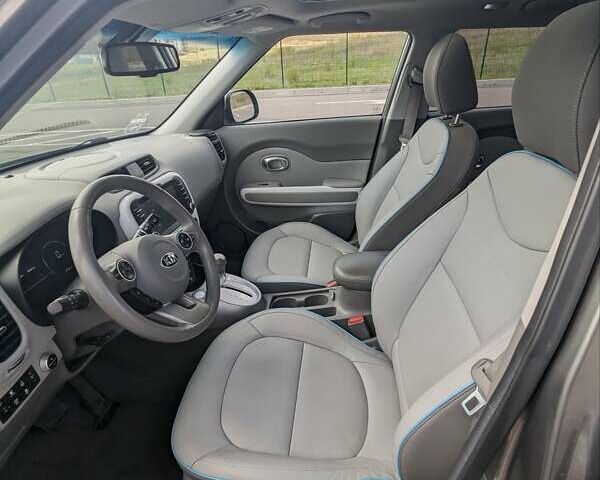 Киа Soul EV, объемом двигателя 0 л и пробегом 95 тыс. км за 13200 $, фото 13 на Automoto.ua