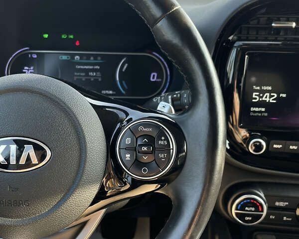Киа Soul EV, объемом двигателя 0 л и пробегом 157 тыс. км за 15400 $, фото 20 на Automoto.ua