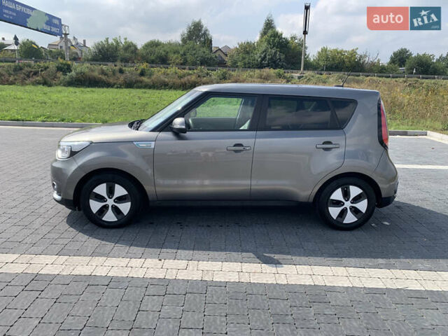 Серый Киа Soul EV, объемом двигателя 0 л и пробегом 174 тыс. км за 9200 $, фото 4 на Automoto.ua