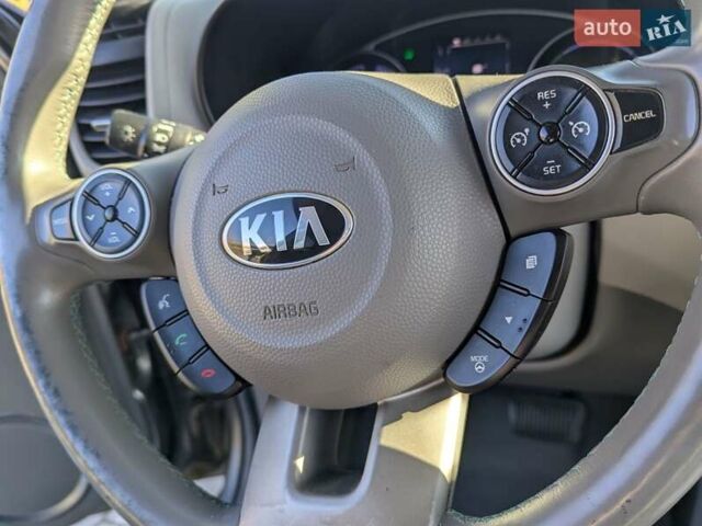 Сірий Кіа Soul EV, об'ємом двигуна 0 л та пробігом 166 тис. км за 5500 $, фото 51 на Automoto.ua
