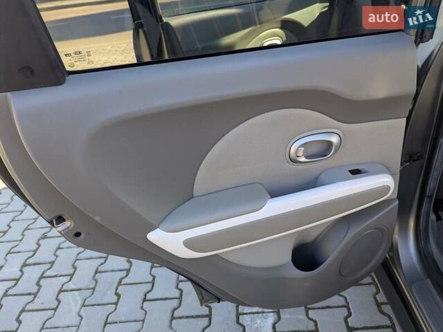 Сірий Кіа Soul EV, об'ємом двигуна 0 л та пробігом 166 тис. км за 5500 $, фото 35 на Automoto.ua
